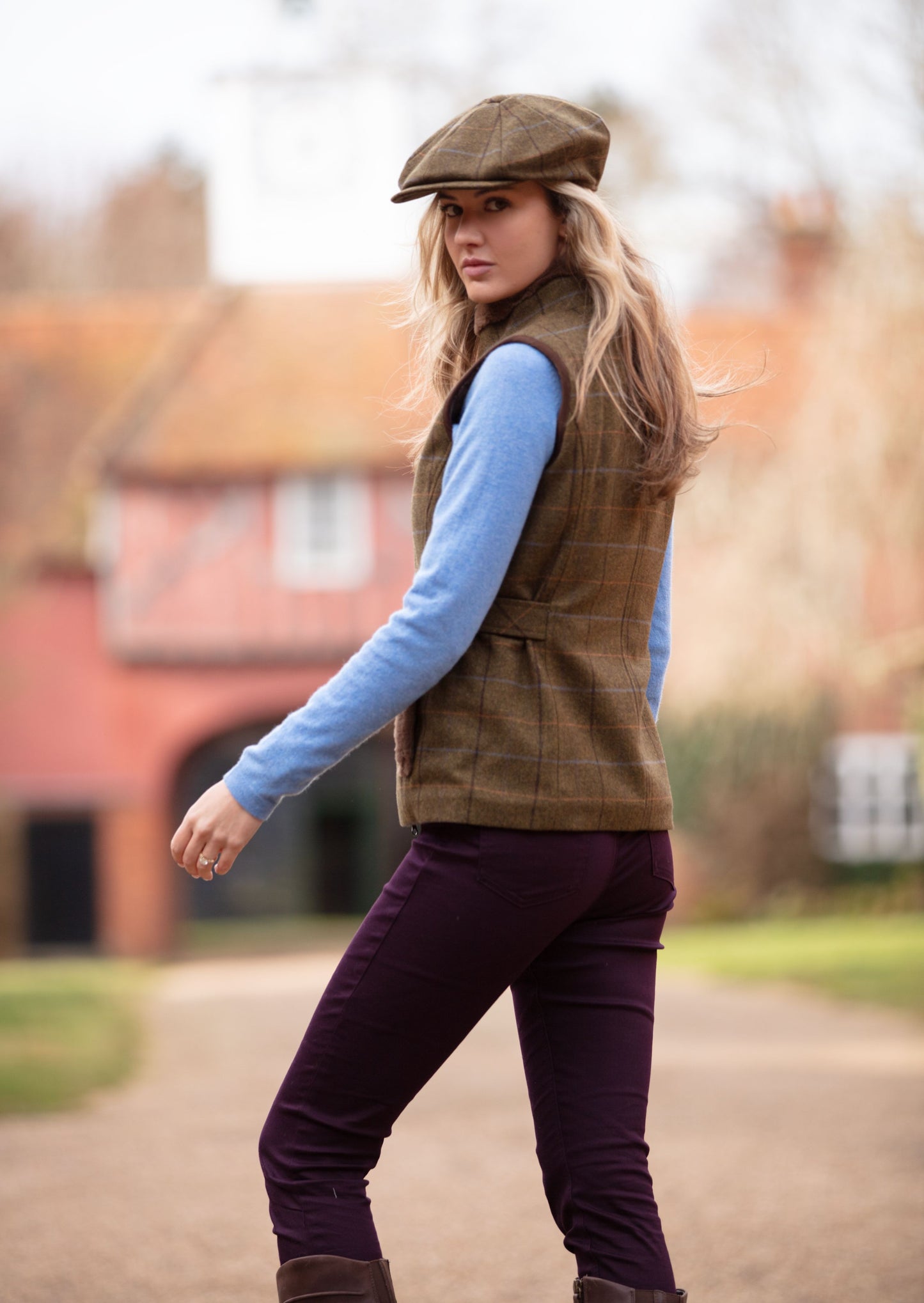 Combrook Ladies Tweed Gilet In Hazel