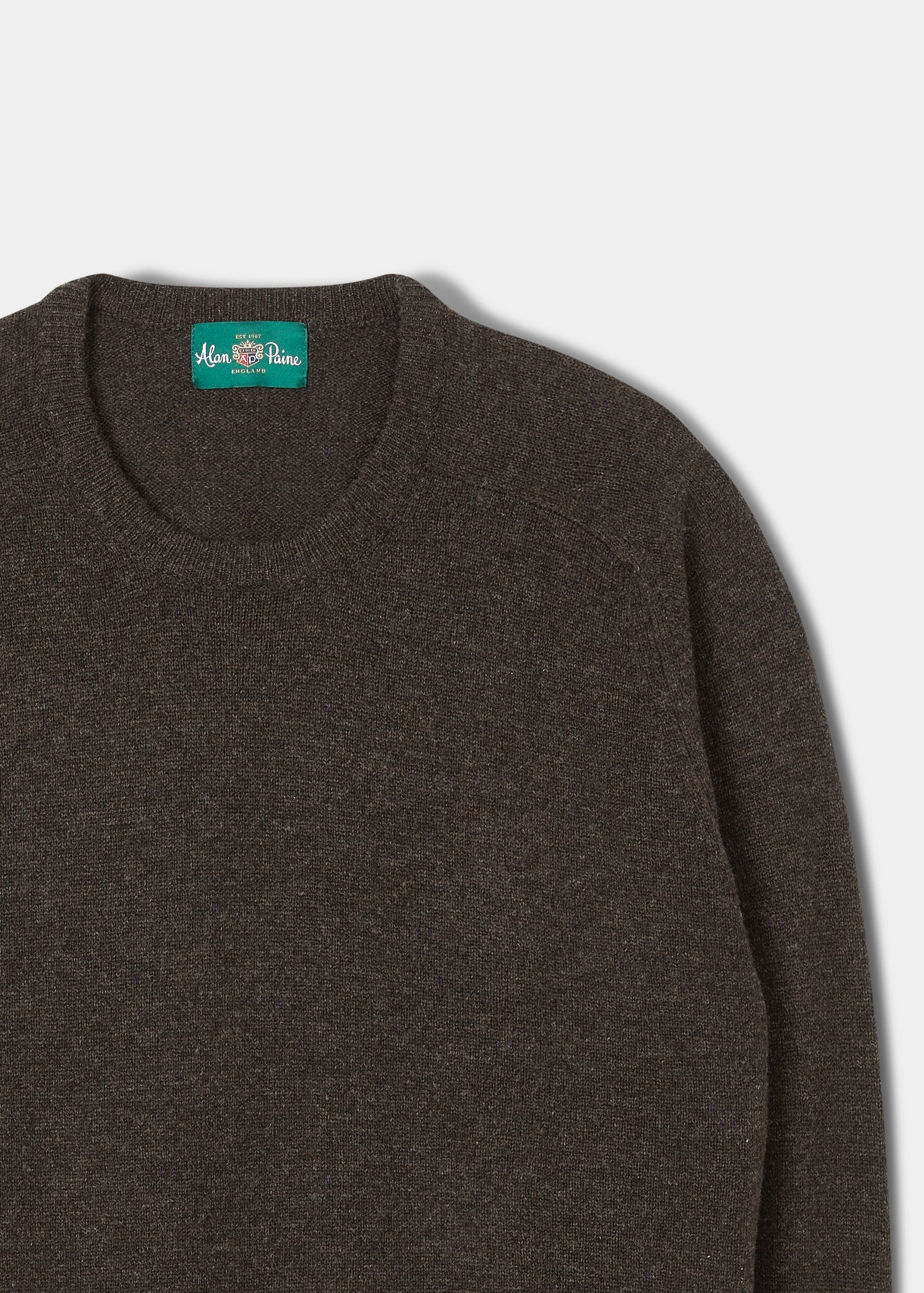 Men's Crew Neck Lambswool Jumper in Cocoa